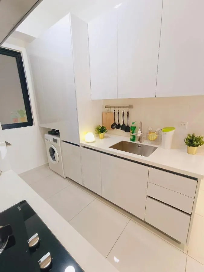 Rooftop Pool, Up To 8 Pax, 2 Bedrooms, 2 Bathrooms, 2 Car Parks By Star Home George Town 0*,  Malezya