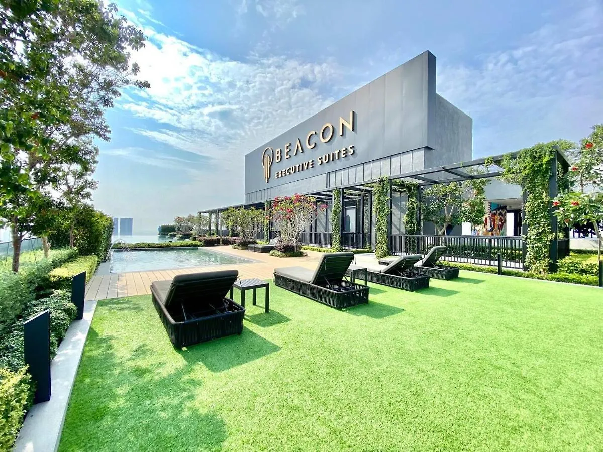 Rooftop Pool, Up To 8 Pax, 2 Bedrooms, 2 Bathrooms, 2 Car Parks By Star Home George Town