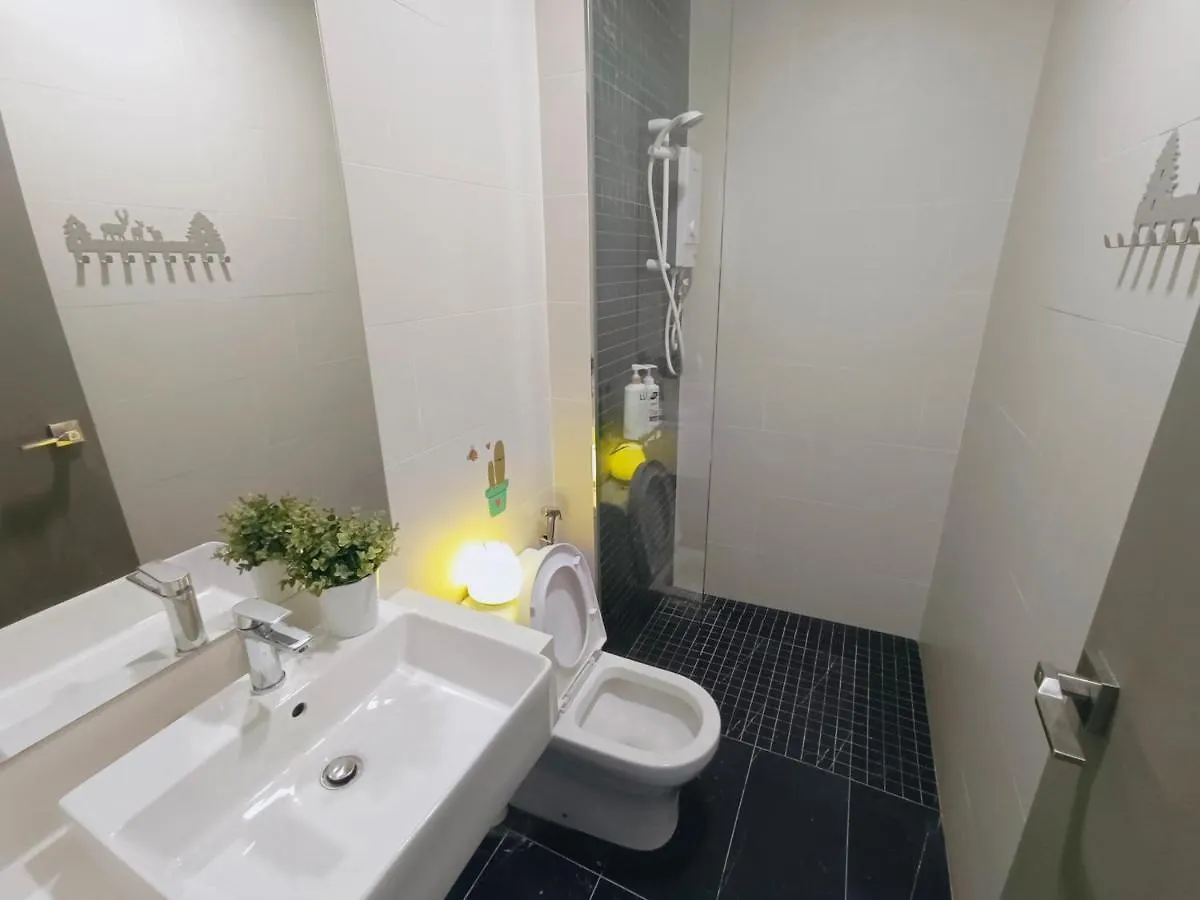 Rooftop Pool, Up To 8 Pax, 2 Bedrooms, 2 Bathrooms, 2 Car Parks By Star Home George Town Apartament