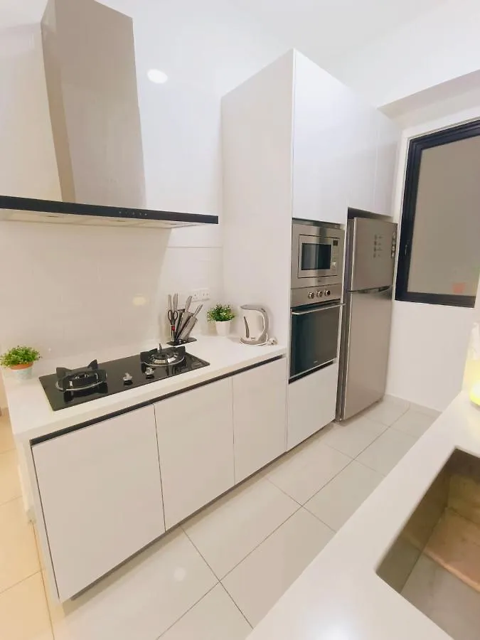 Rooftop Pool, Up To 8 Pax, 2 Bedrooms, 2 Bathrooms, 2 Car Parks By Star Home George Town Apartament