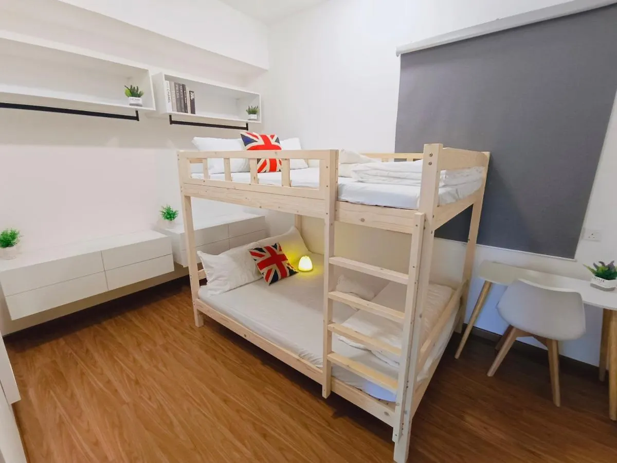 Rooftop Pool, Up To 8 Pax, 2 Bedrooms, 2 Bathrooms, 2 Car Parks By Star Home George Town Malezja