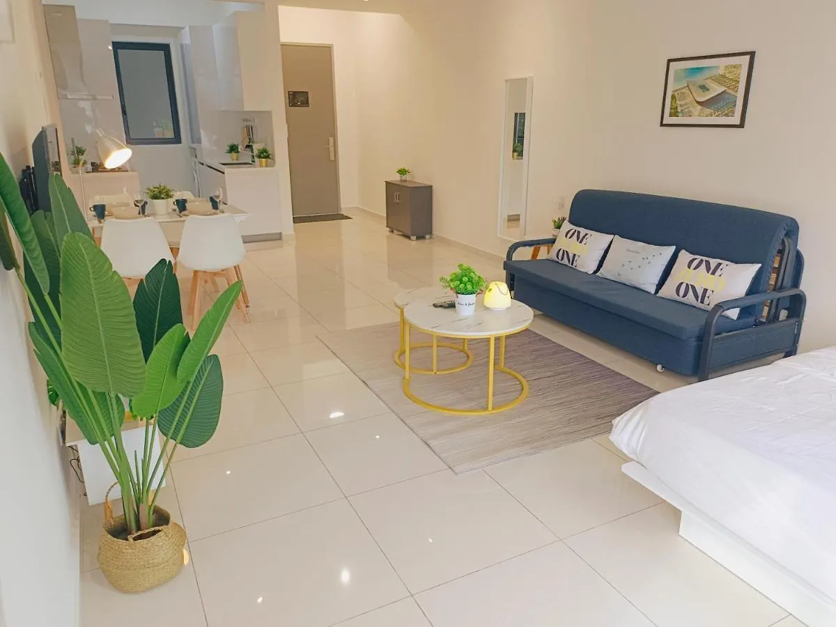Apartament Rooftop Pool, Up To 8 Pax, 2 Bedrooms, 2 Bathrooms, 2 Car Parks By Star Home George Town
