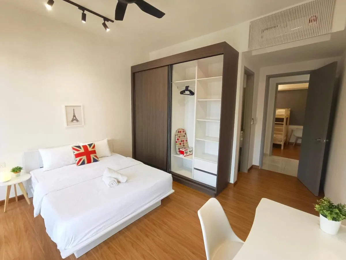 Rooftop Pool, Up To 8 Pax, 2 Bedrooms, 2 Bathrooms, 2 Car Parks By Star Home George Town 0*,